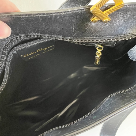 Salvatore Ferragamo black striped canvas and leather vintage shoulder bag - Picture 5 of 11